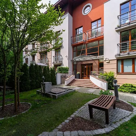Beachfront Haga With Free Parking By Renters Apartament *