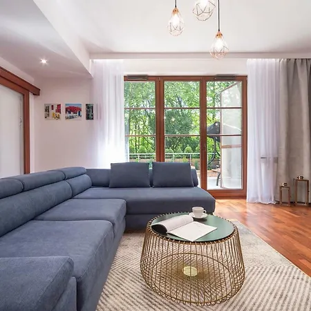 Beachfront Haga With Free Parking By Renters דירה *