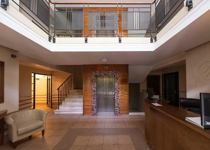 Beachfront Haga With Free Parking By Renters Apartment *