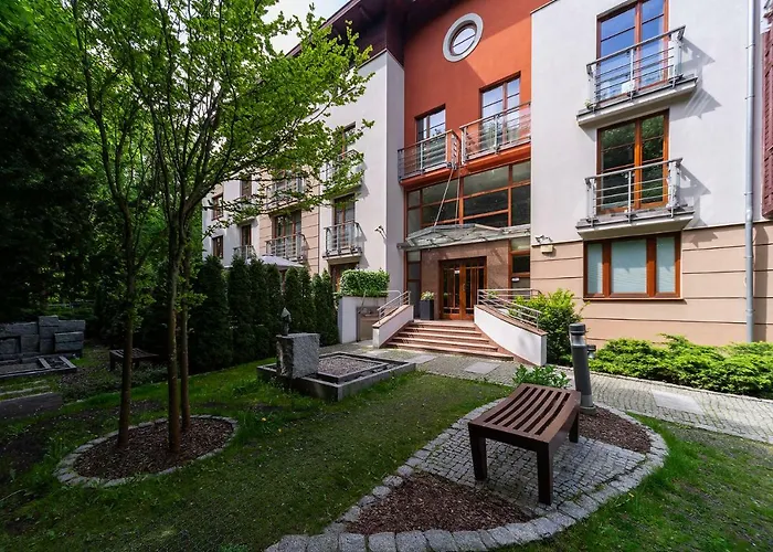 Beachfront Haga With Free Parking By Renters Apartment *