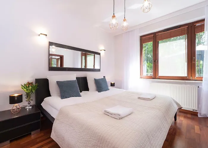 Beachfront Haga With Free Parking By Renters Apartment *